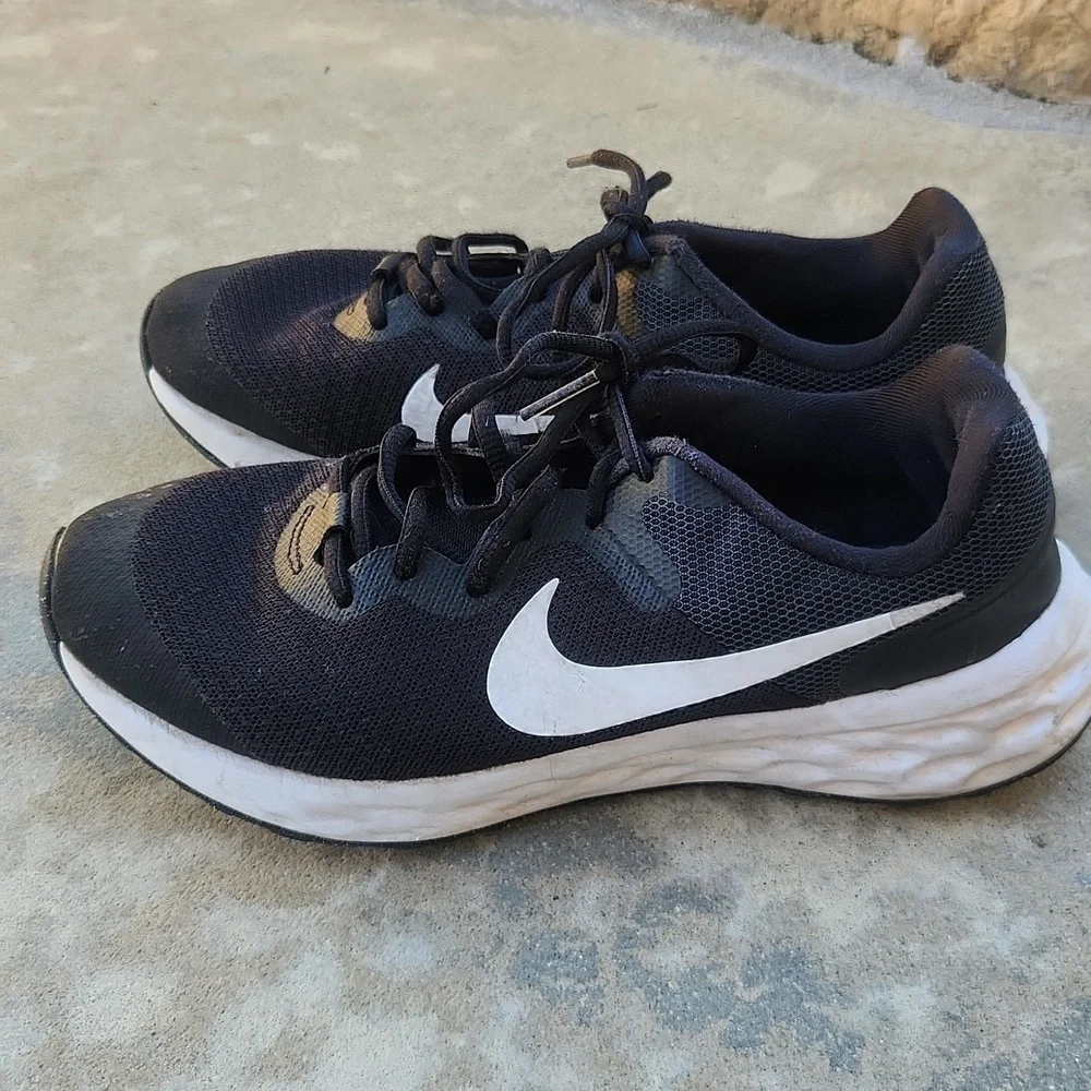 Nike Black Sneakers Shoes Size 5